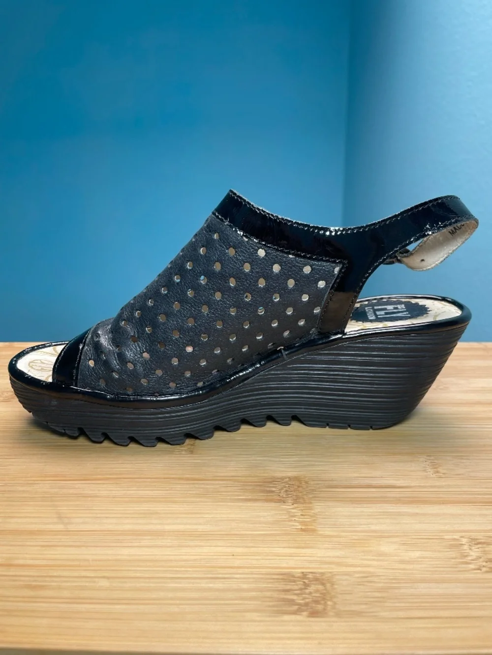 Fly London Yile Perforated Wedge Peep Toe Heels Sandals Shoes Sz 38 7 7.5 Nice!